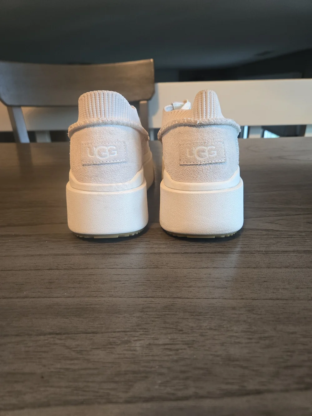 UGG EZ-DUZZIT ESSENTIAL LACE UP WHITE PLATFORM SNEAKER SHOES US 7